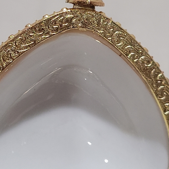 Flower Hope heart porcelain trinket box ornament - Picture 8 of 9